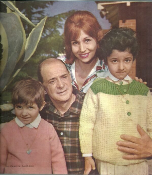 TAPA POSTER LA FAMILIA SANDRINI