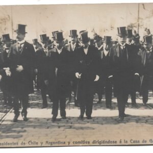 POSTAL 1. SRS. PRESIDENTES DE CHILE Y ARGENTINA Y COMITIVA DIRIGIÉNDOSE Á LA CASA DE GOBIERNO