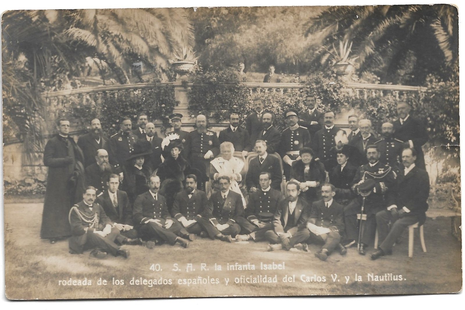 POSTAL 40. S . A . R. LA IA INFANTA ISABEL RODEADA DE LOS DELAGADOS ESPAÑOLES