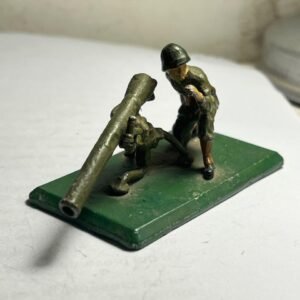 FIGURA DE SOLDADO DE PLOMO ANTIGUO CON CAÑON S.XX